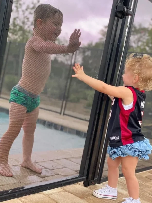 Child Barrier Pool Fence for child safety